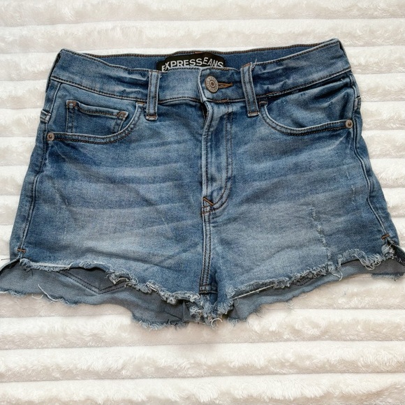 4/25$ Express Ultimate Stretch High Rise Jean Shorts Distressed Raw Hem Size 2 - Picture 1 of 7